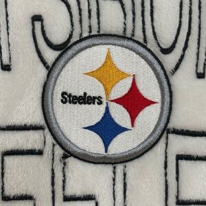 Pittsburgh Steelers Women’s Soft White Sweater Same Day Shipping Size Medium